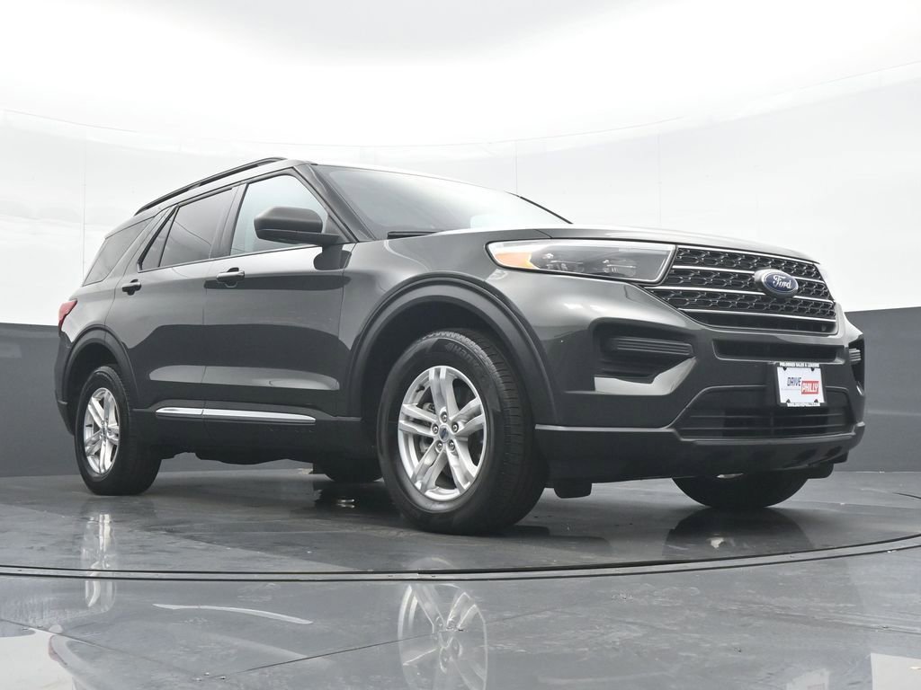 Used 2023 Ford Explorer XLT AWD/4WD image 34