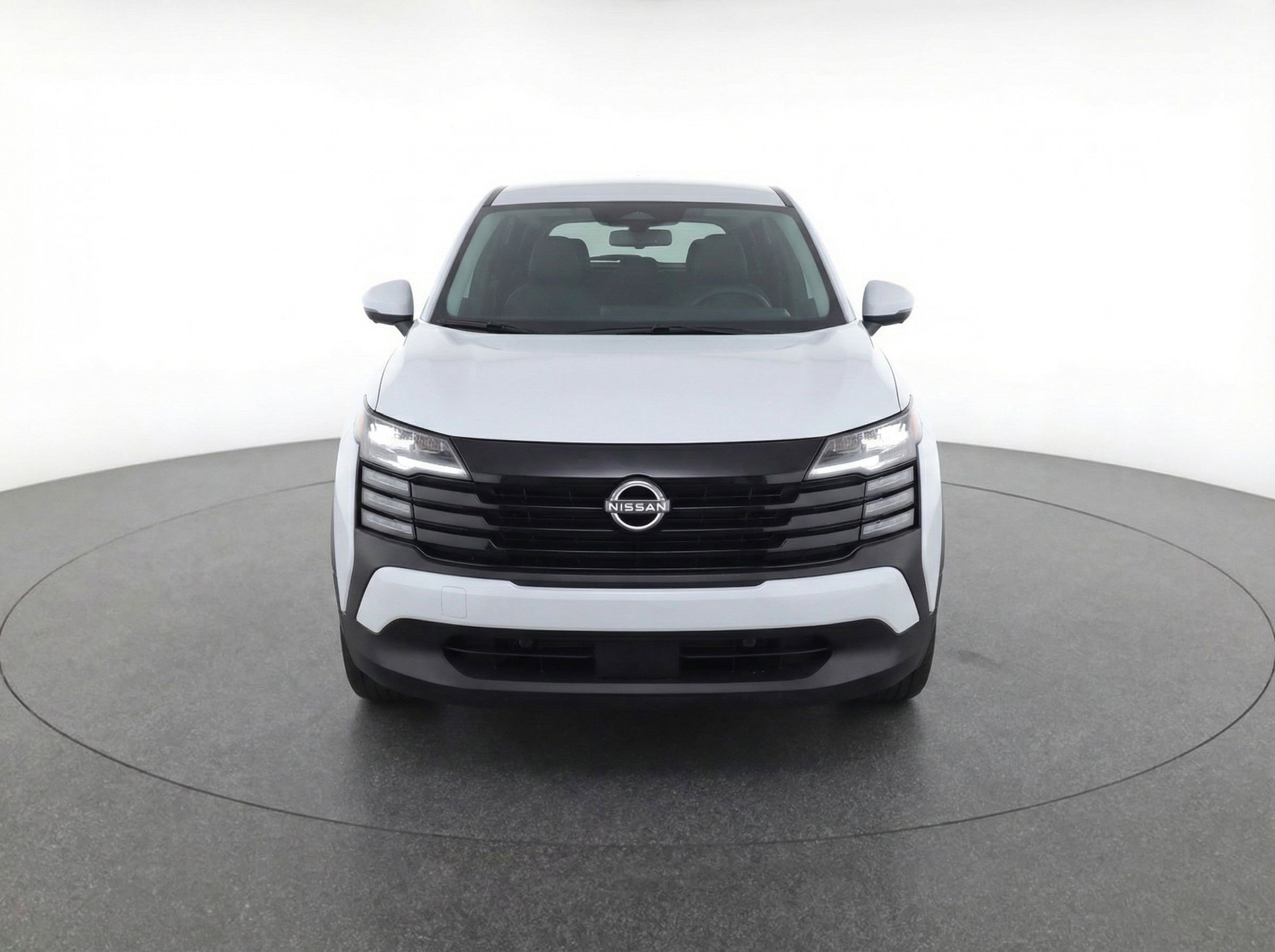 Used 2025 Nissan Kicks SV image 2