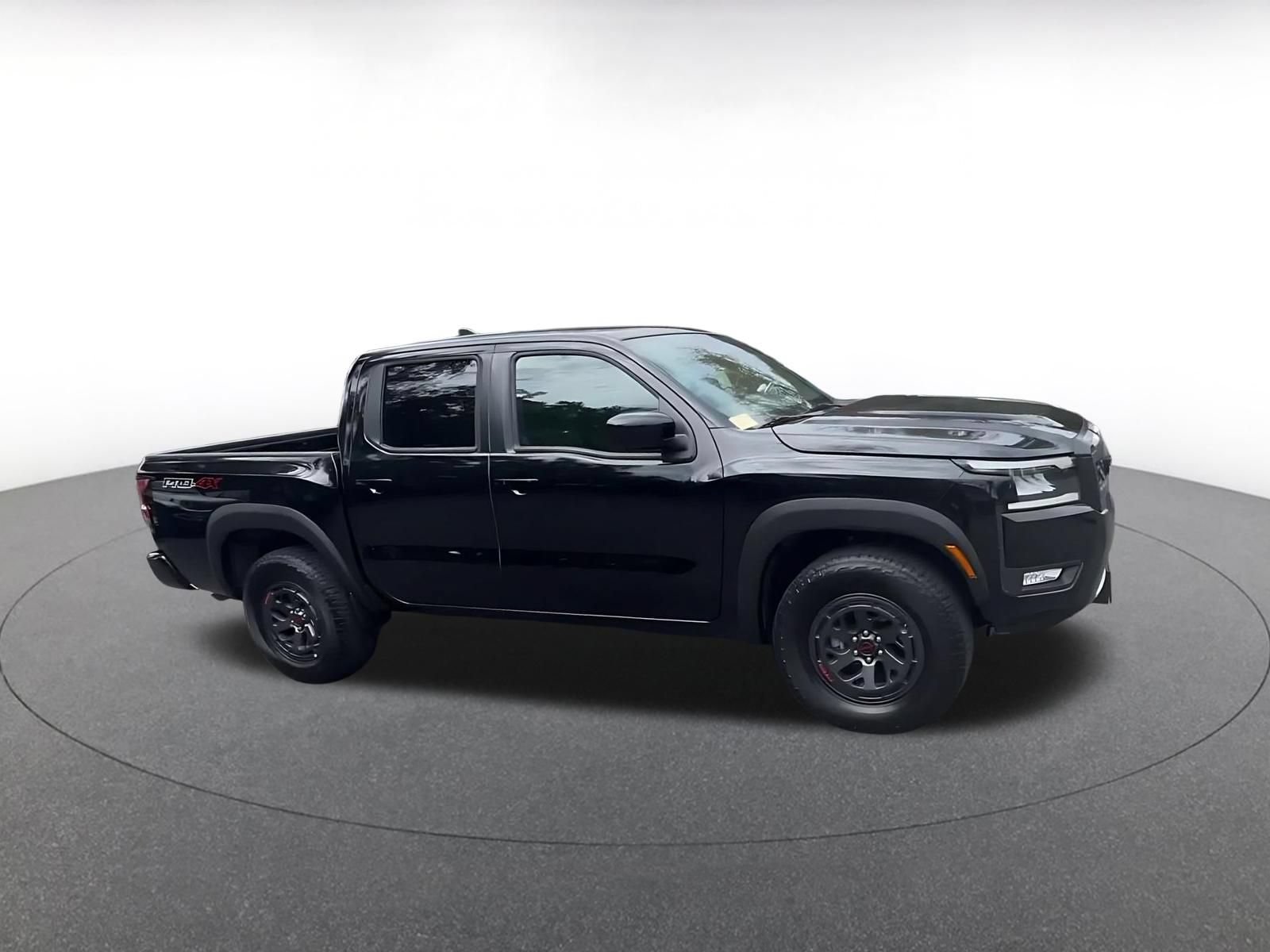 Used 2026 Nissan Frontier PRO-4X AWD/4WD image 2