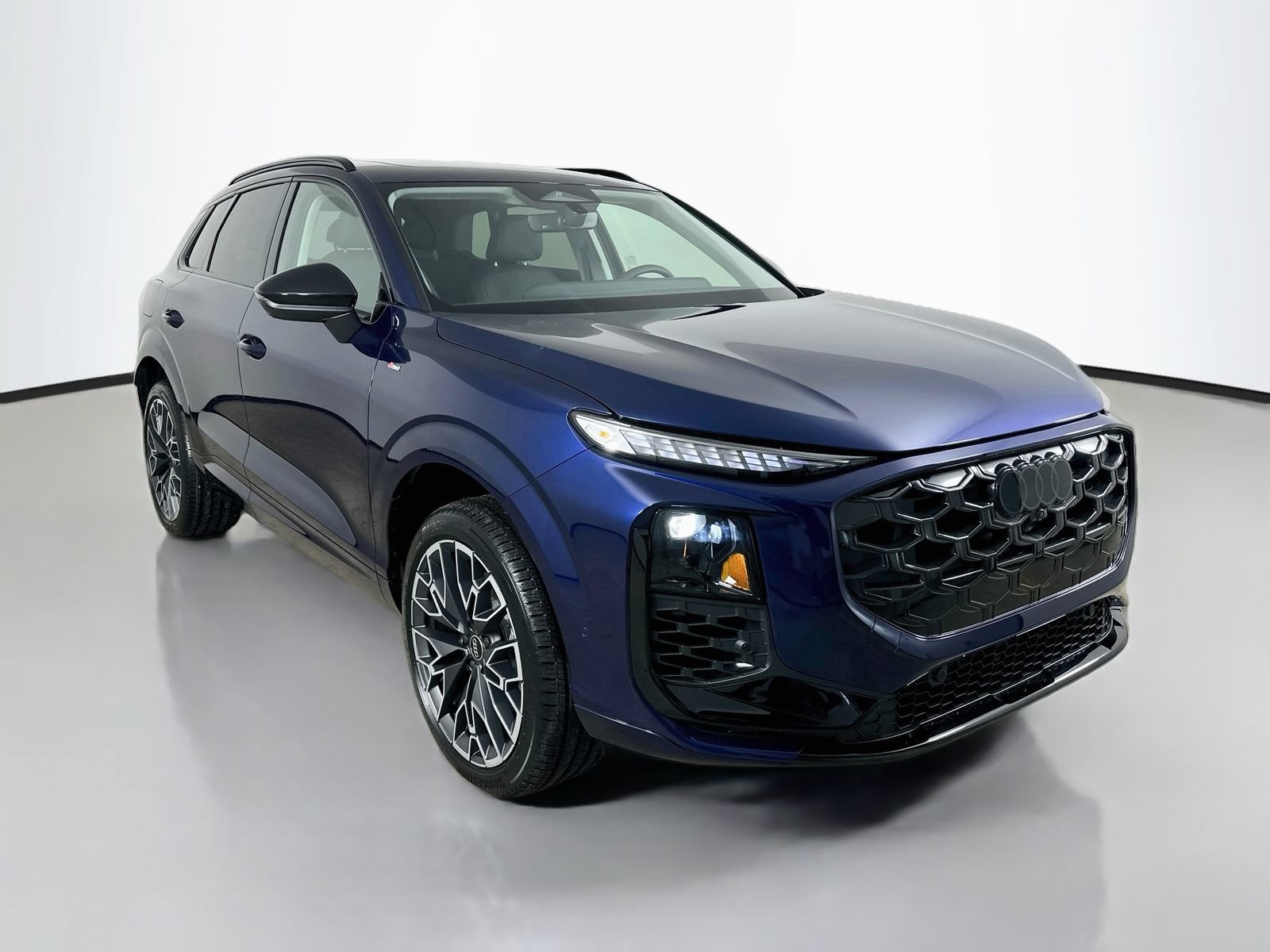 New 2026 Audi Q3 quattro 2.0T AWD/4WD image 3