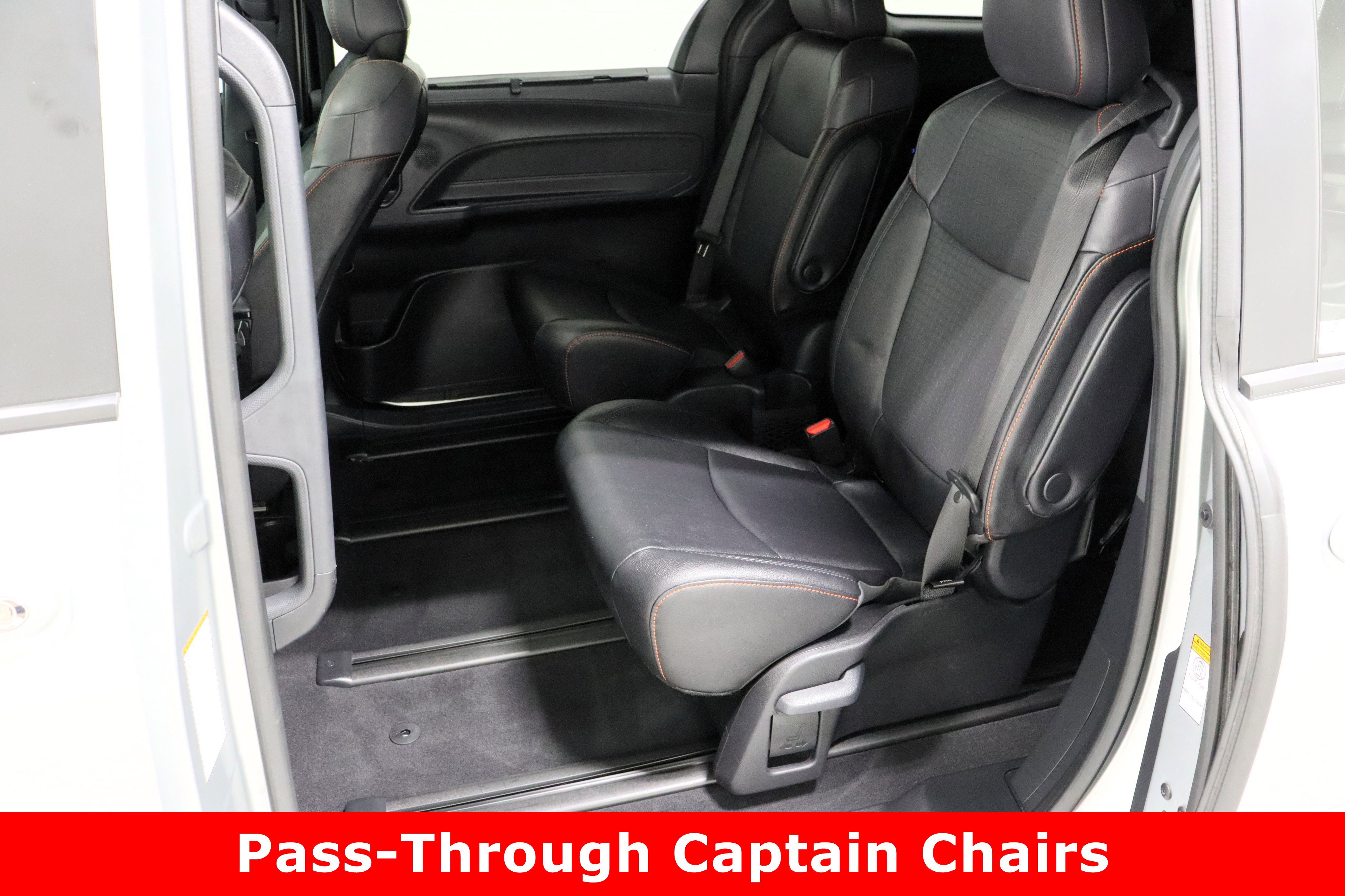 Used 2023 Toyota Sienna XSE image 30