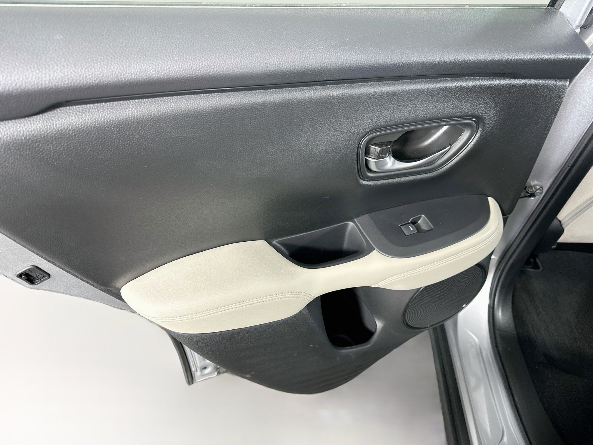Used 2024 Honda HR-V LX image 25