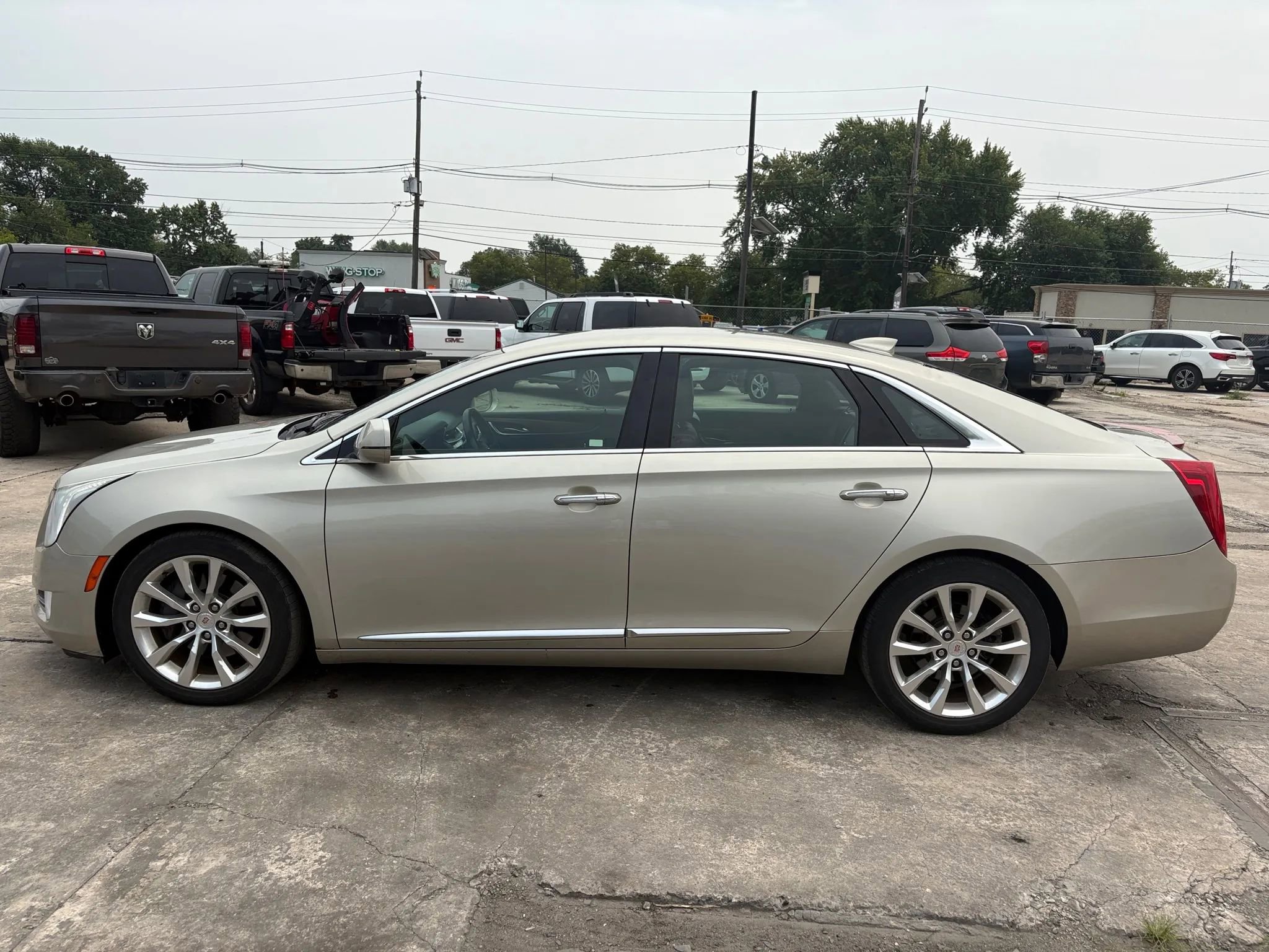 Used 2015 Cadillac XTS Luxury image 5