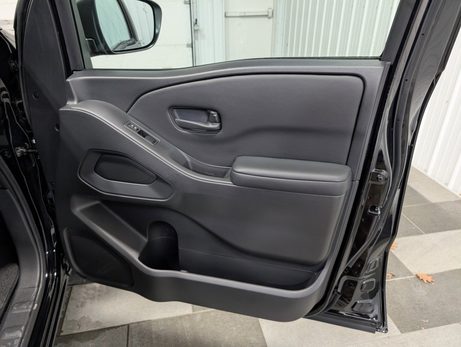 Used 2025 Nissan Frontier S image 26