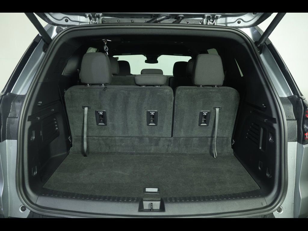 Used 2025 GMC Acadia Elevation image 15