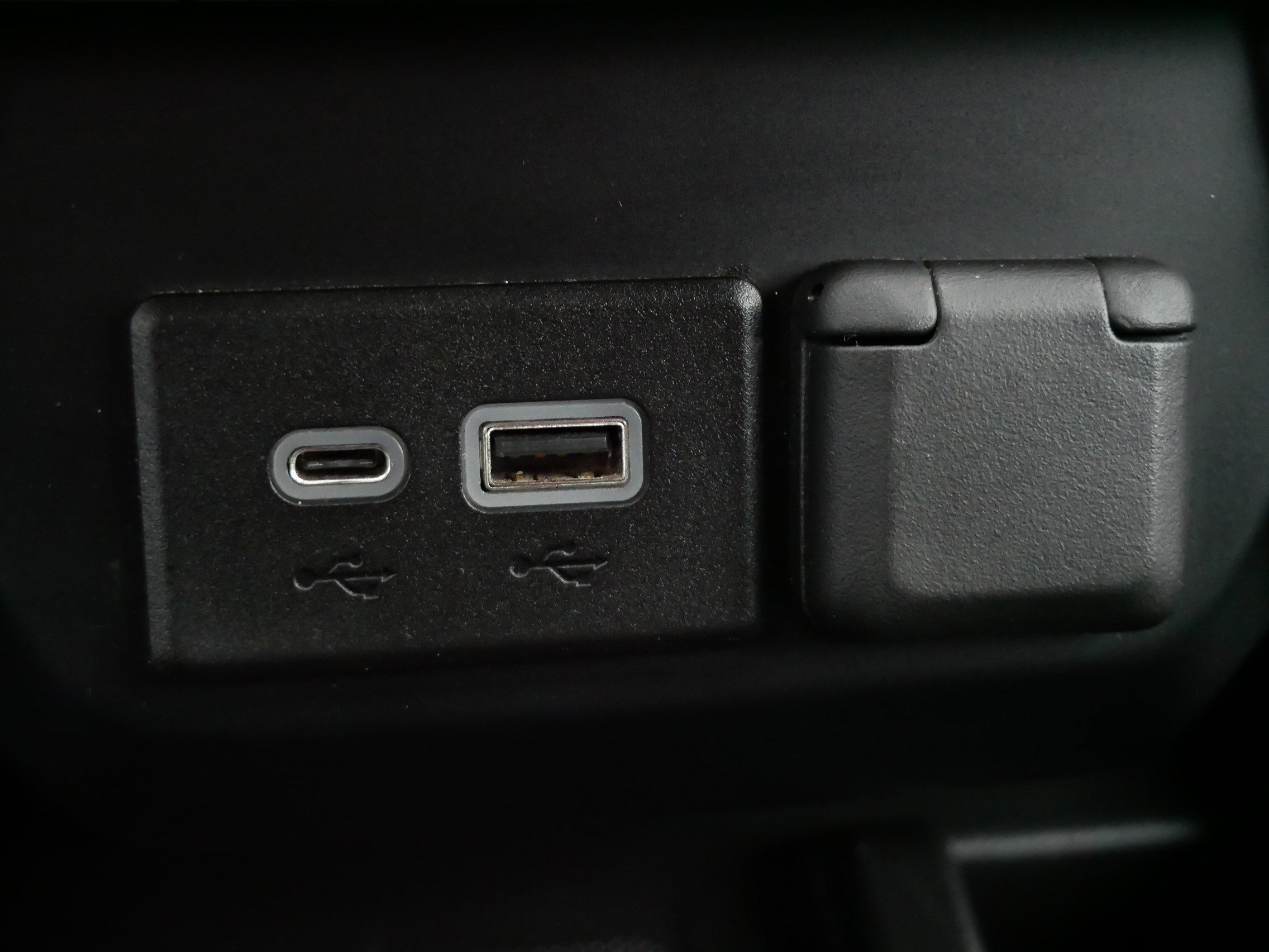 Used 2020 Chevrolet Silverado 2500 LTZ w/ LTZ Premium Package image 28