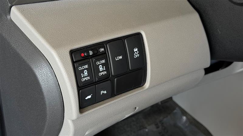 Used 2016 Honda Odyssey Touring image 21