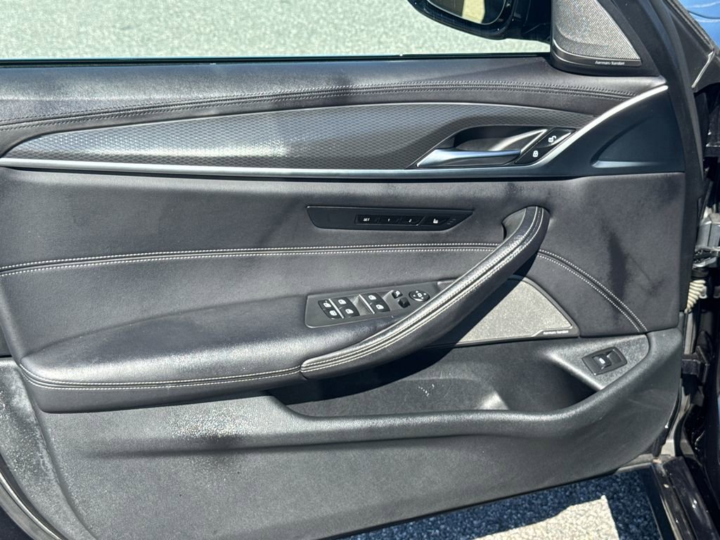 Used 2021 BMW M550i xDrive w/ Dynamic Handling Package image 8