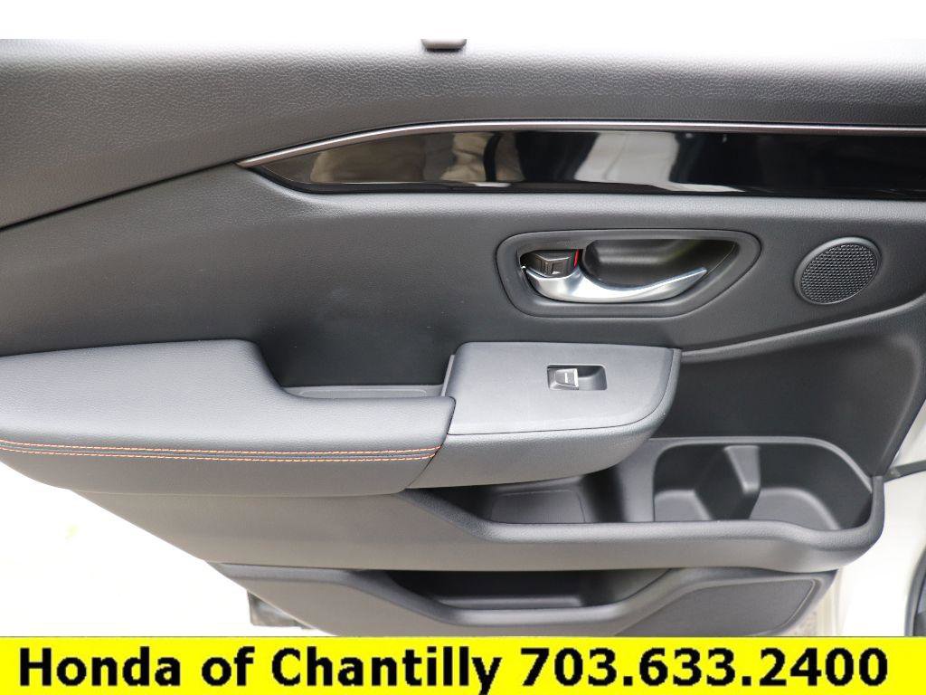 Certified 2025 Honda Pilot TrailSport image 24