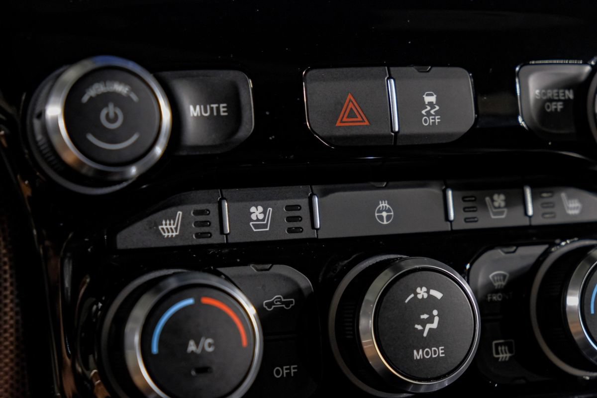 Used 2023 RAM 2500 Limited w/ Night Edition AWD/4WD image 25