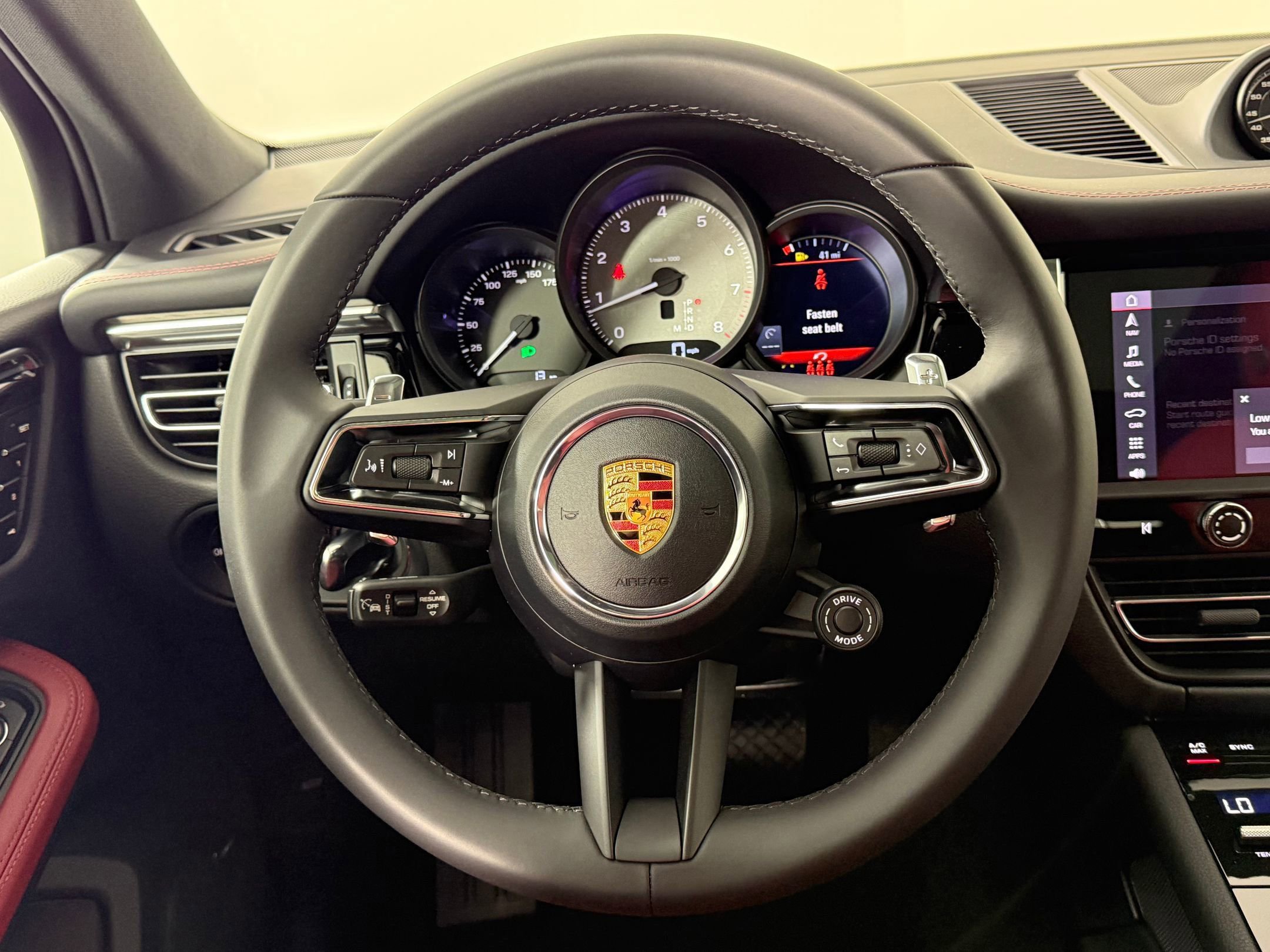 Certified 2026 Porsche Macan S AWD/4WD image 19