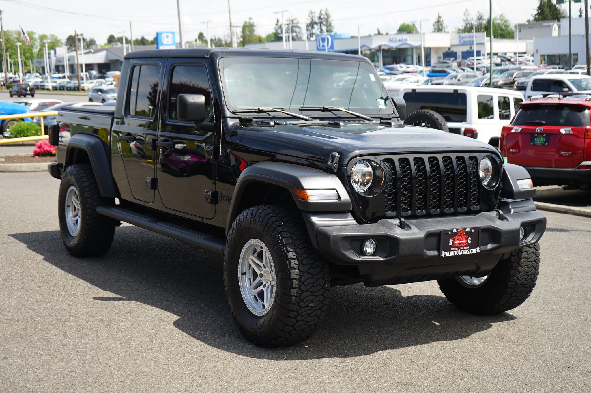 Used 2020 Jeep Gladiator Sport w/ Technology Group AWD/4WD image 8