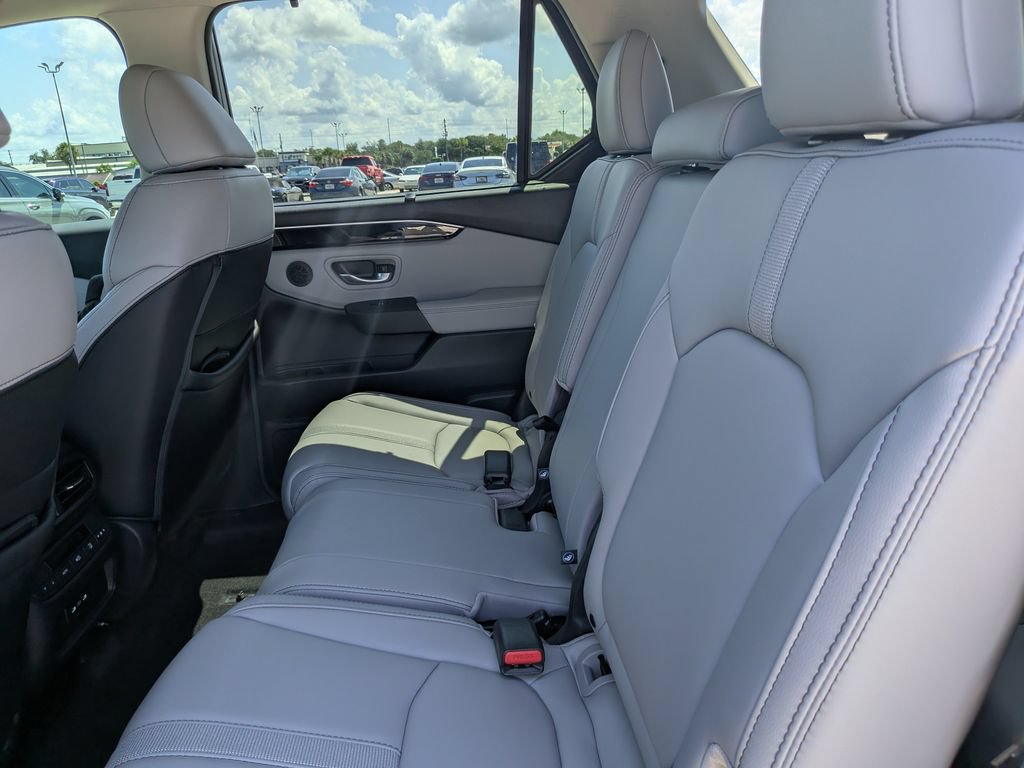 Used 2025 Honda Pilot EX-L image 19