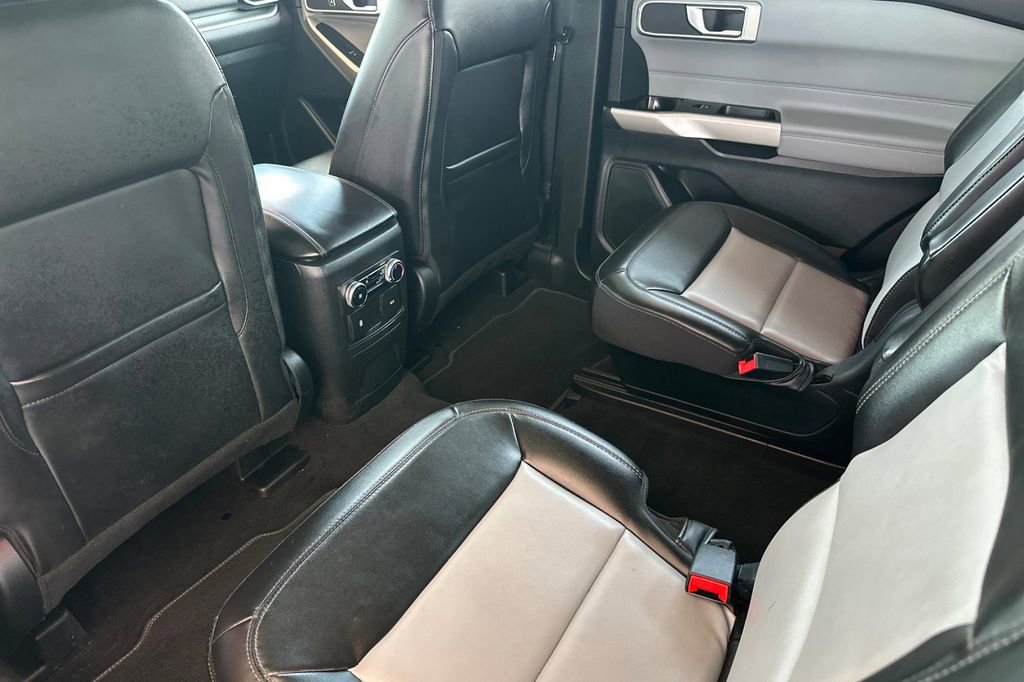 Certified 2023 Ford Explorer XLT w/ Equipment Group 202A RWD image 14