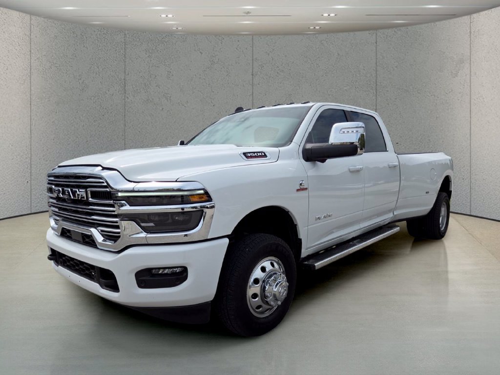 Used 2026 RAM 3500 Laramie w/ Towing Technology Group AWD/4WD image 13