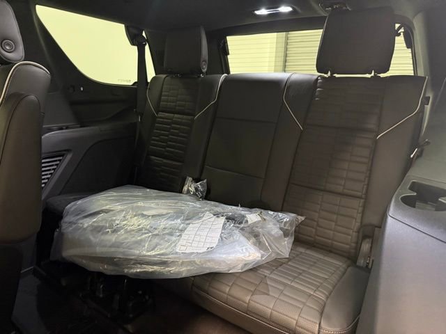 Used 2026 Cadillac Escalade Platinum Sport w/ LPO, ONYX Package image 16