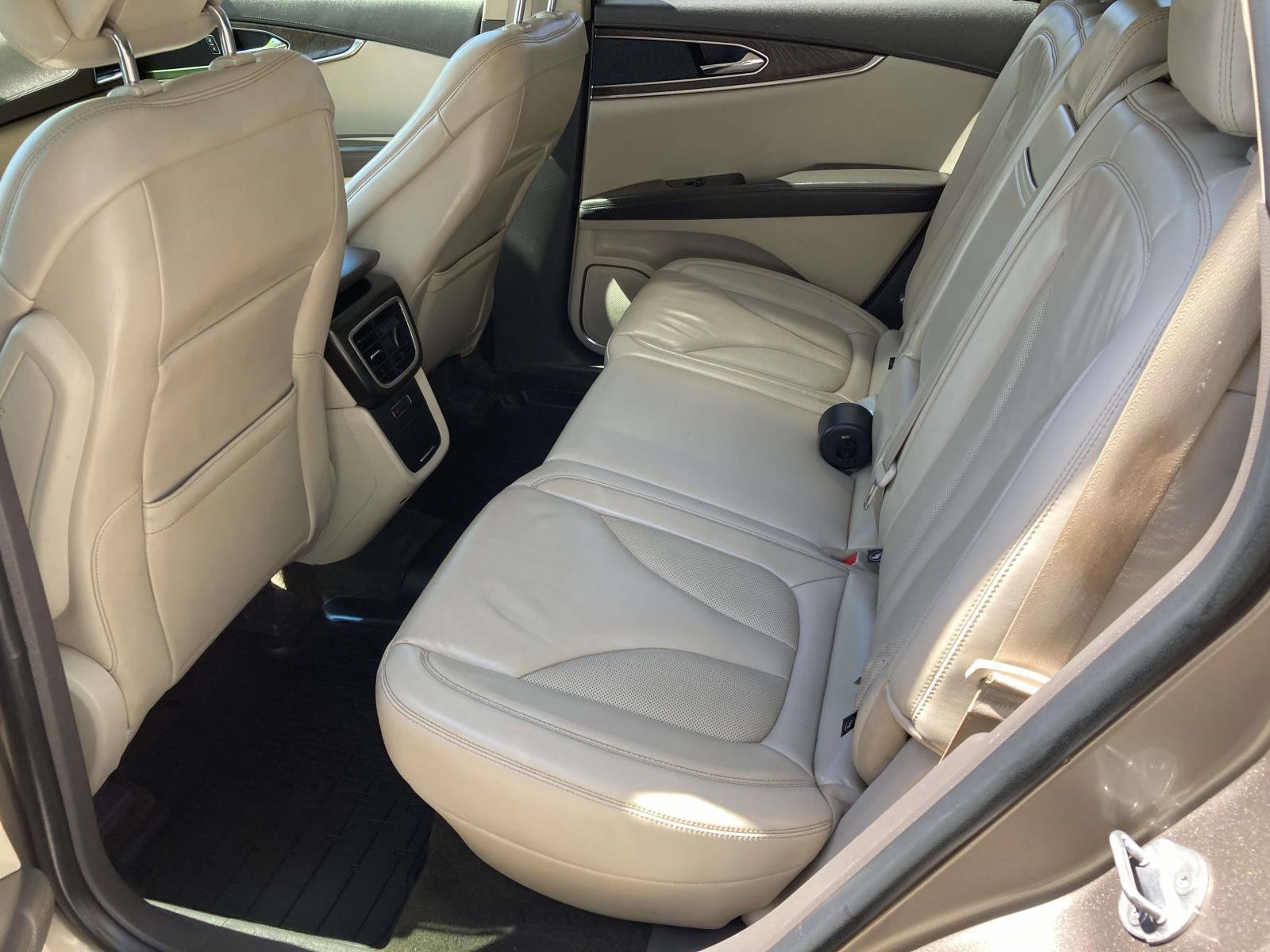 Used 2019 Lincoln Nautilus Select FWD image 16