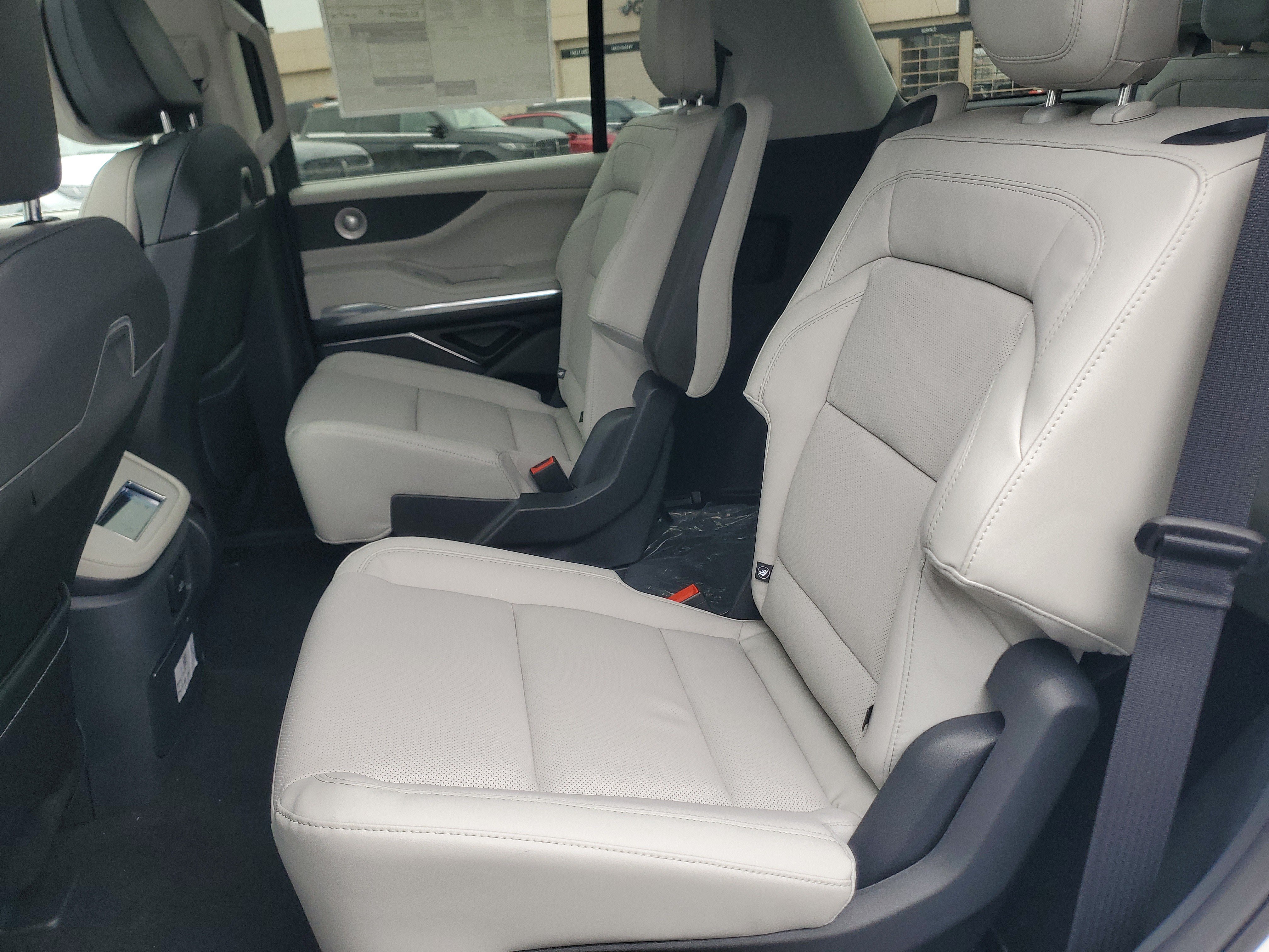 New 2026 Lincoln Navigator Reserve AWD/4WD image 30