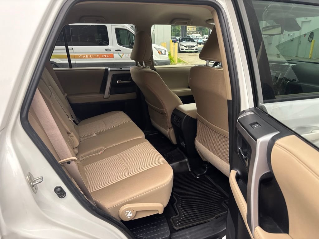 Used 2023 Toyota 4Runner SR5 AWD/4WD image 9