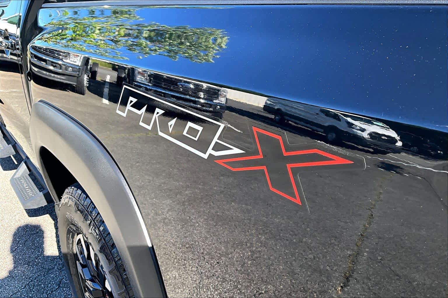 Used 2022 Nissan Frontier Pro-X RWD image 10