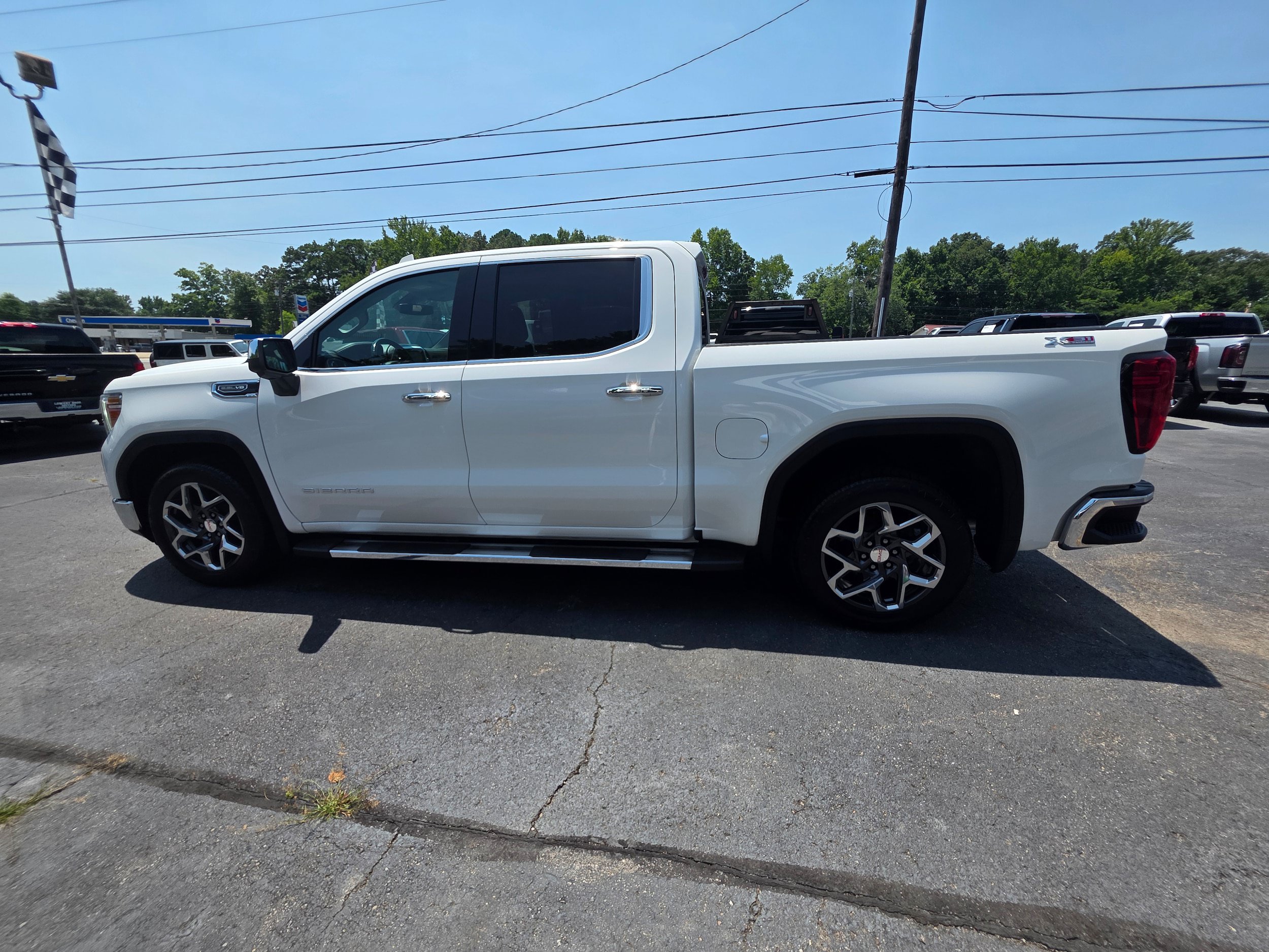 Used 2021 GMC Sierra 1500 SLT w/ SLT Premium Plus Package AWD/4WD image 8