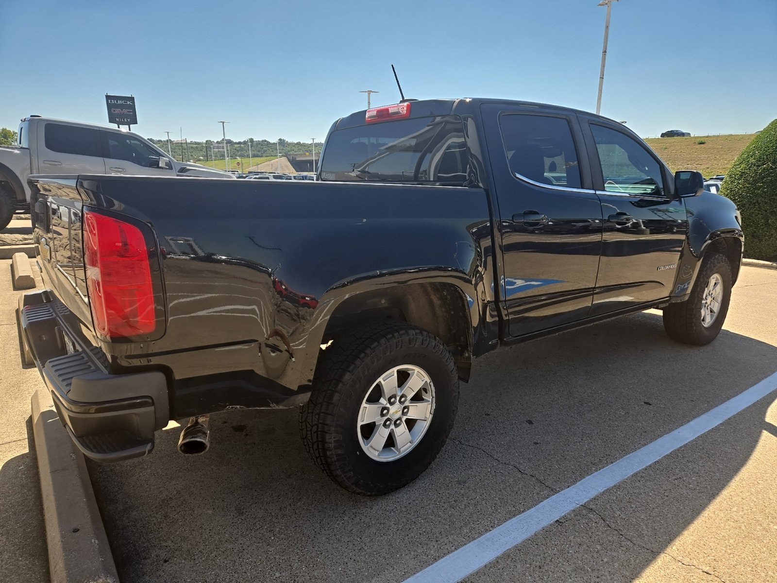 Used 2018 Chevrolet Colorado W/T w/ WT Convenience Package RWD image 5