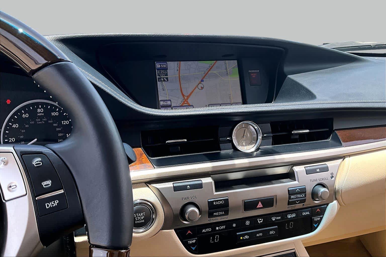 Used 2014 Lexus ES 350 w/ Luxury Package FWD image 6