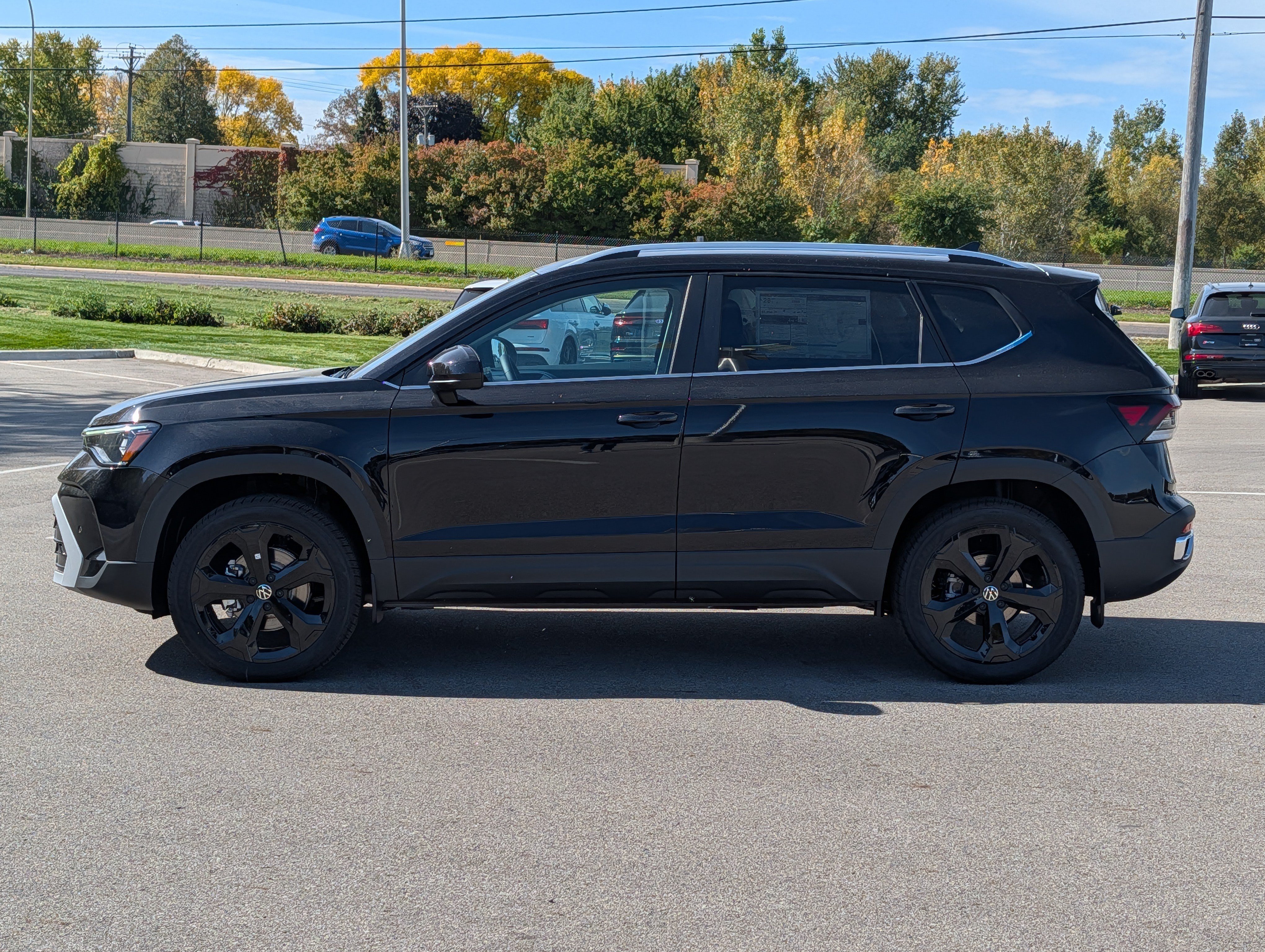 New 2027 Volkswagen Taos SEL AWD/4WD image 3