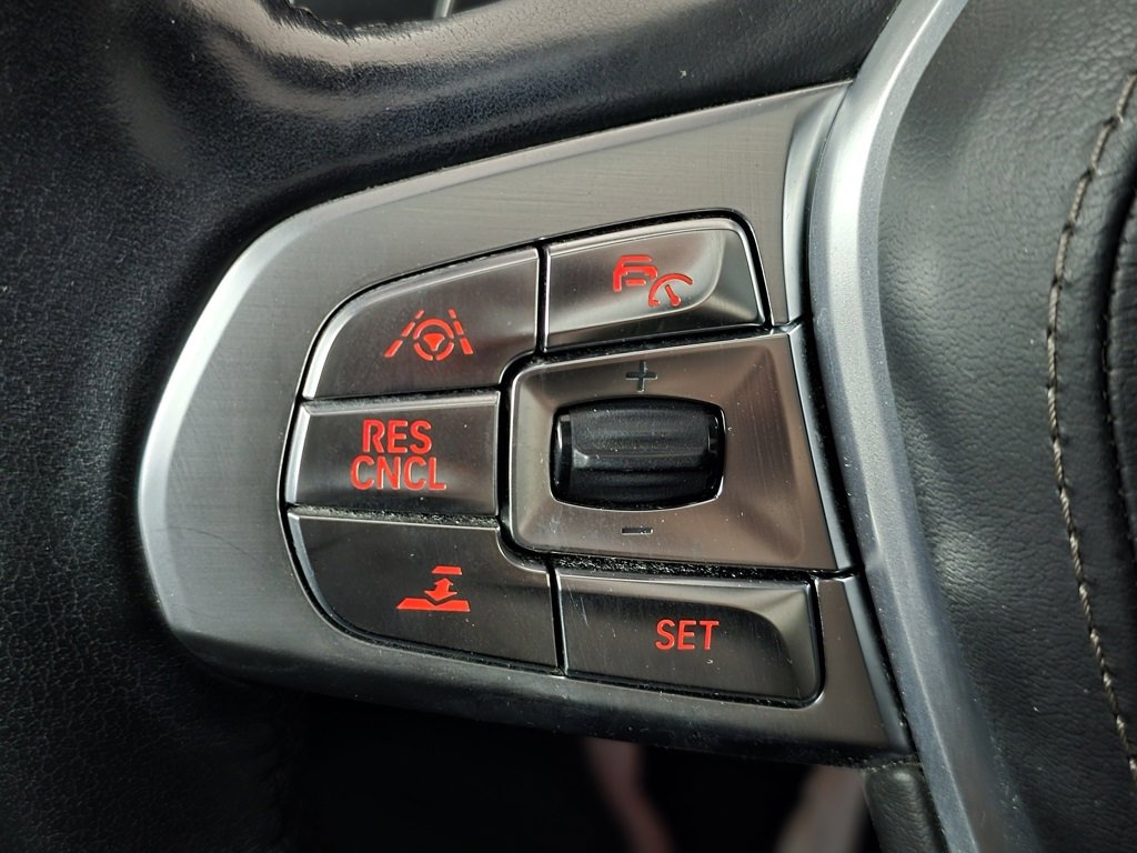 Used 2016 BMW 750i xDrive image 34