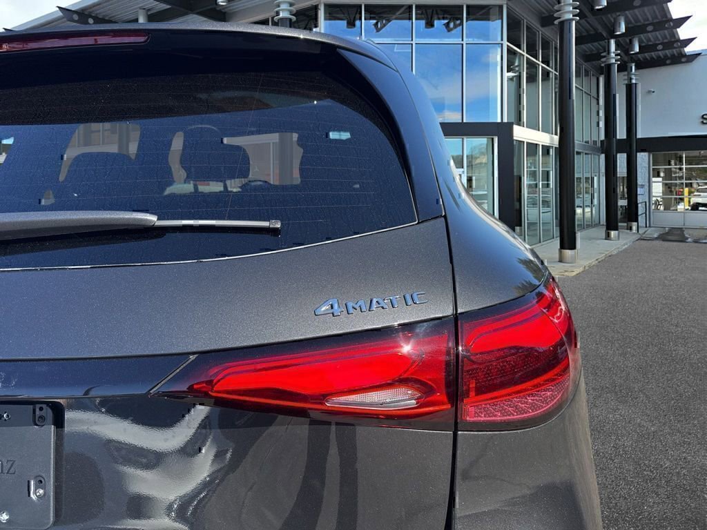Used 2026 Mercedes-Benz GLC 300 4MATIC image 8