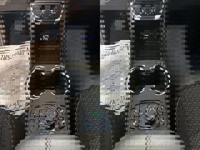 Used 2024 GMC Terrain SLE w/ Driver Convenience Package image 17