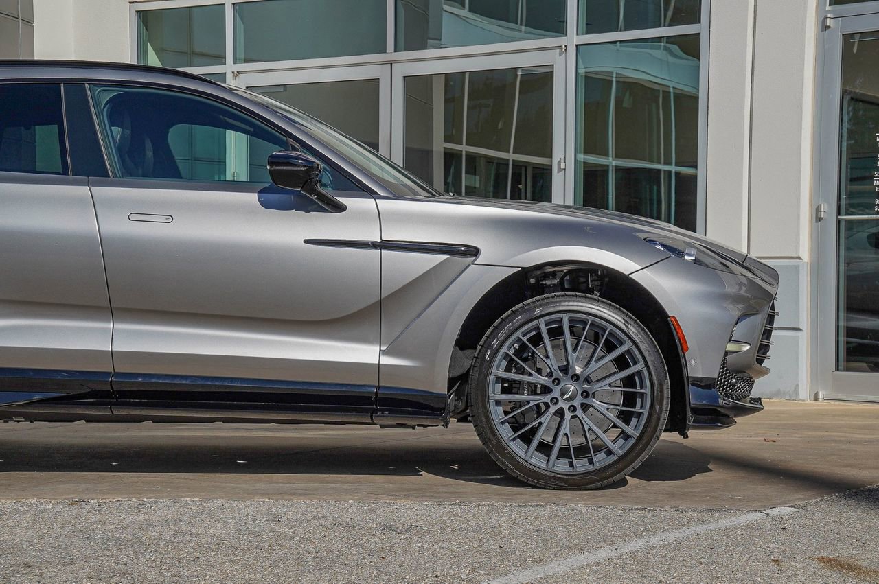 New 2026 Aston Martin DBX 707 image 6