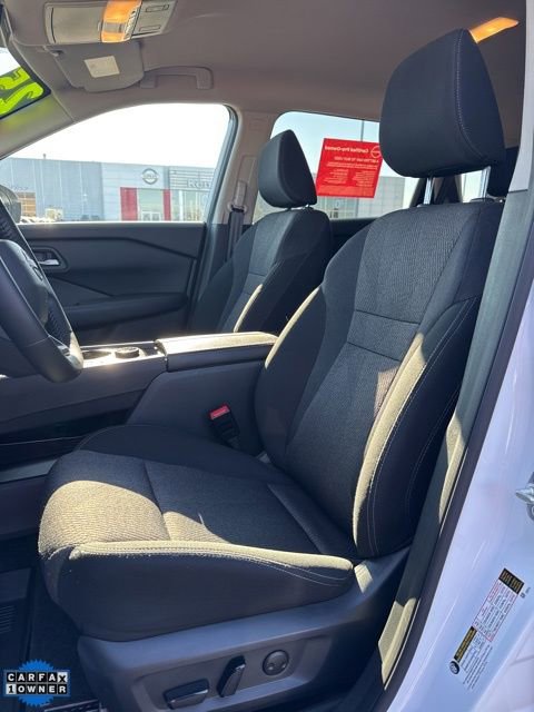 Certified 2025 Nissan Rogue SV image 8