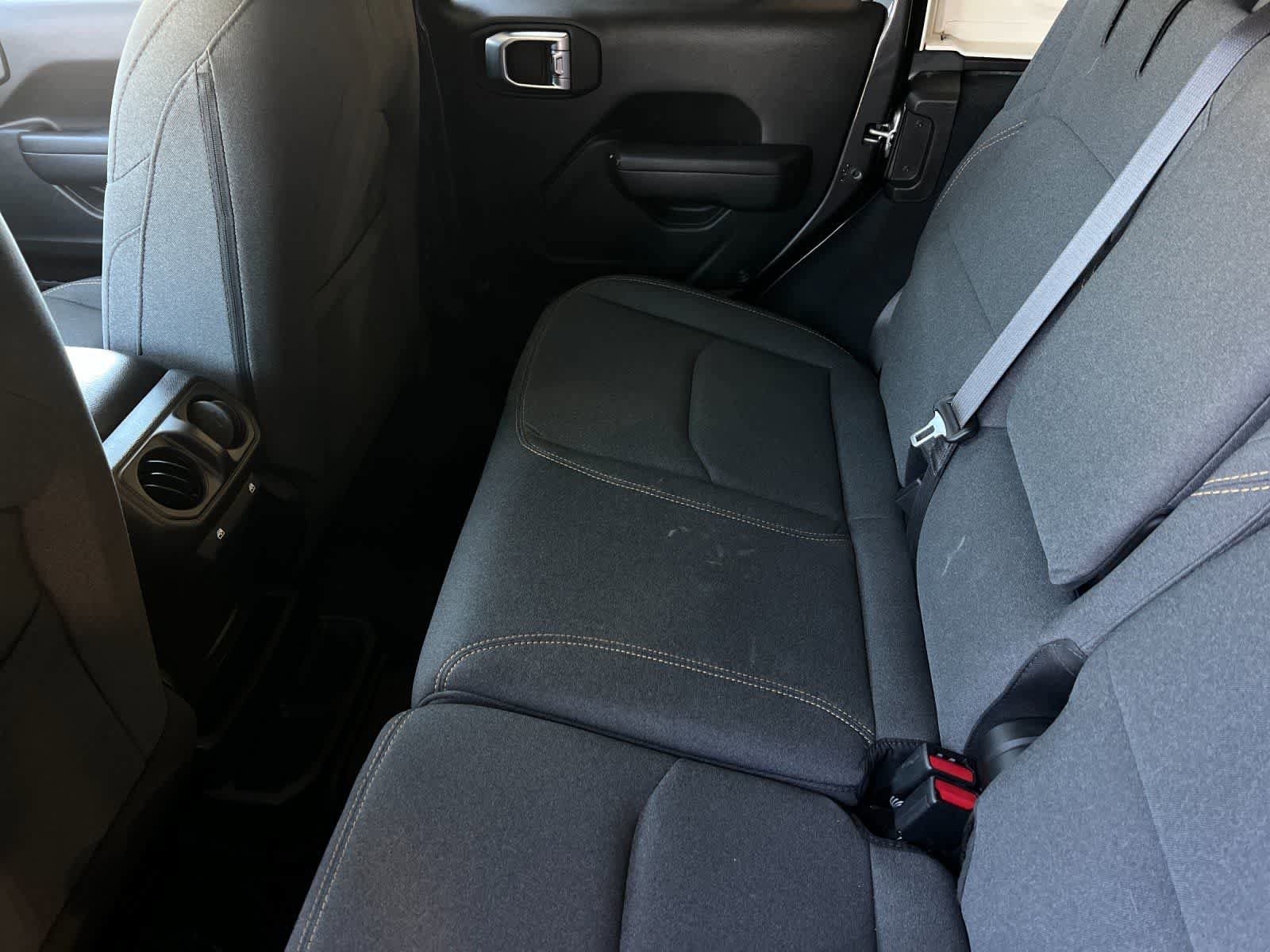 Used 2024 Jeep Wrangler Unlimited AWD/4WD image 5