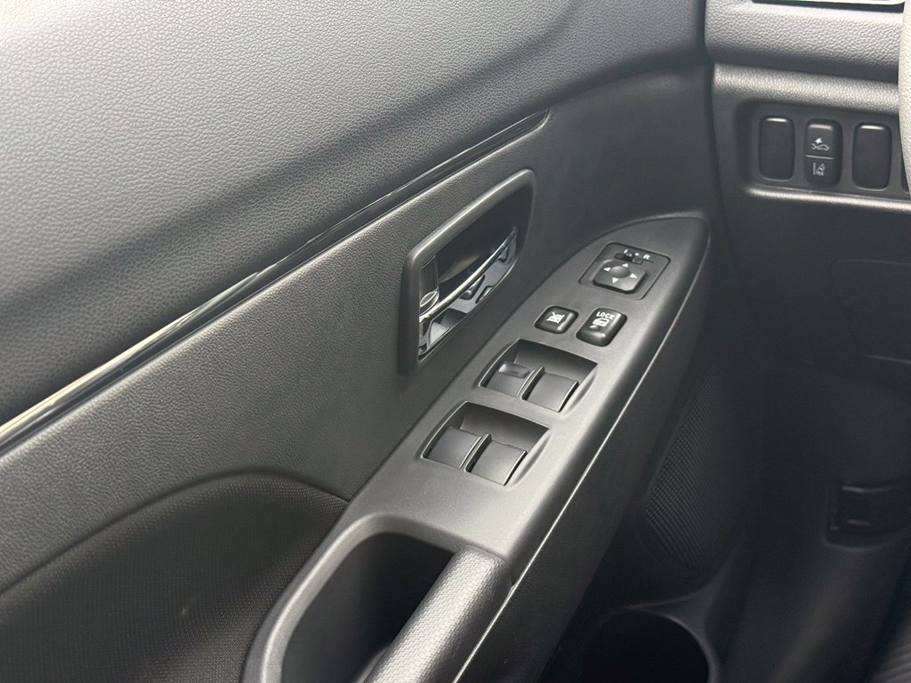 New 2027 Mitsubishi Outlander Sport LE FWD image 9