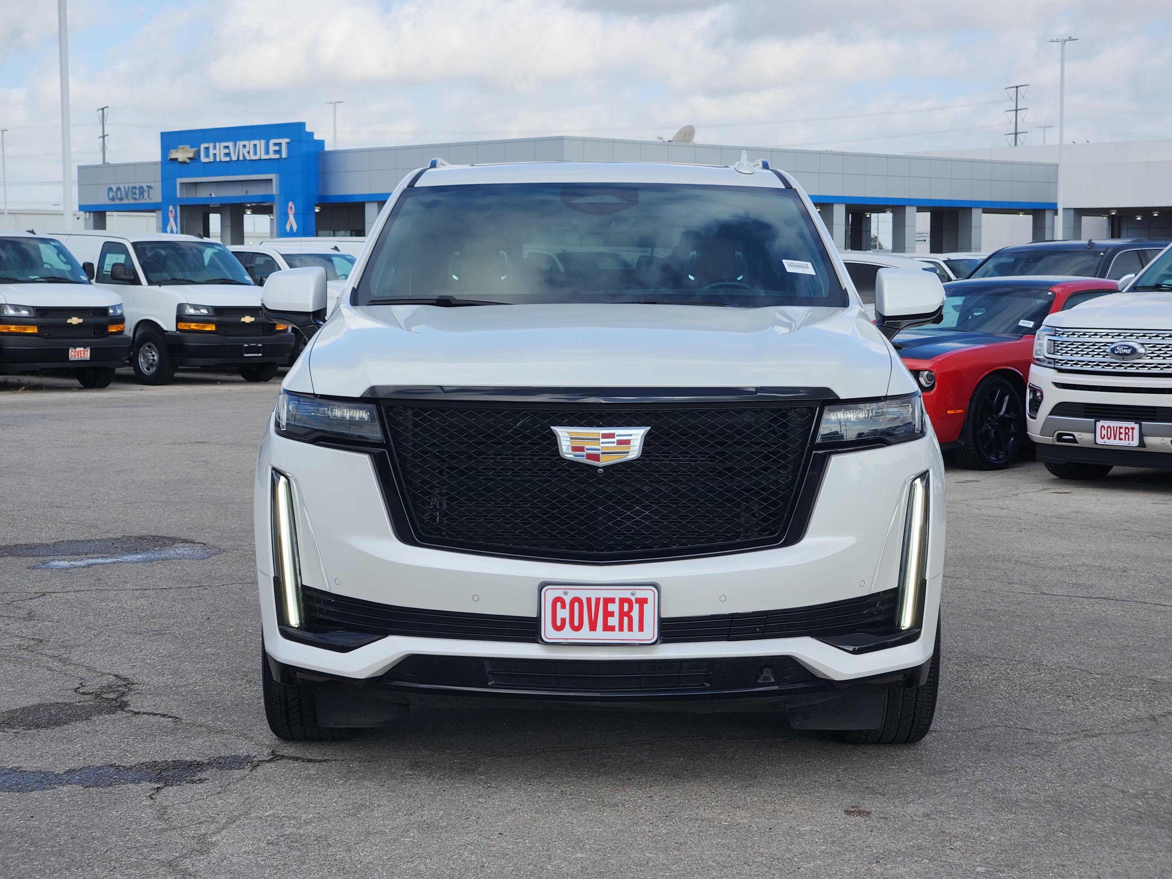 Used 2021 Cadillac Escalade Sport w/ Driver Assist Tech Package AWD/4WD image 2