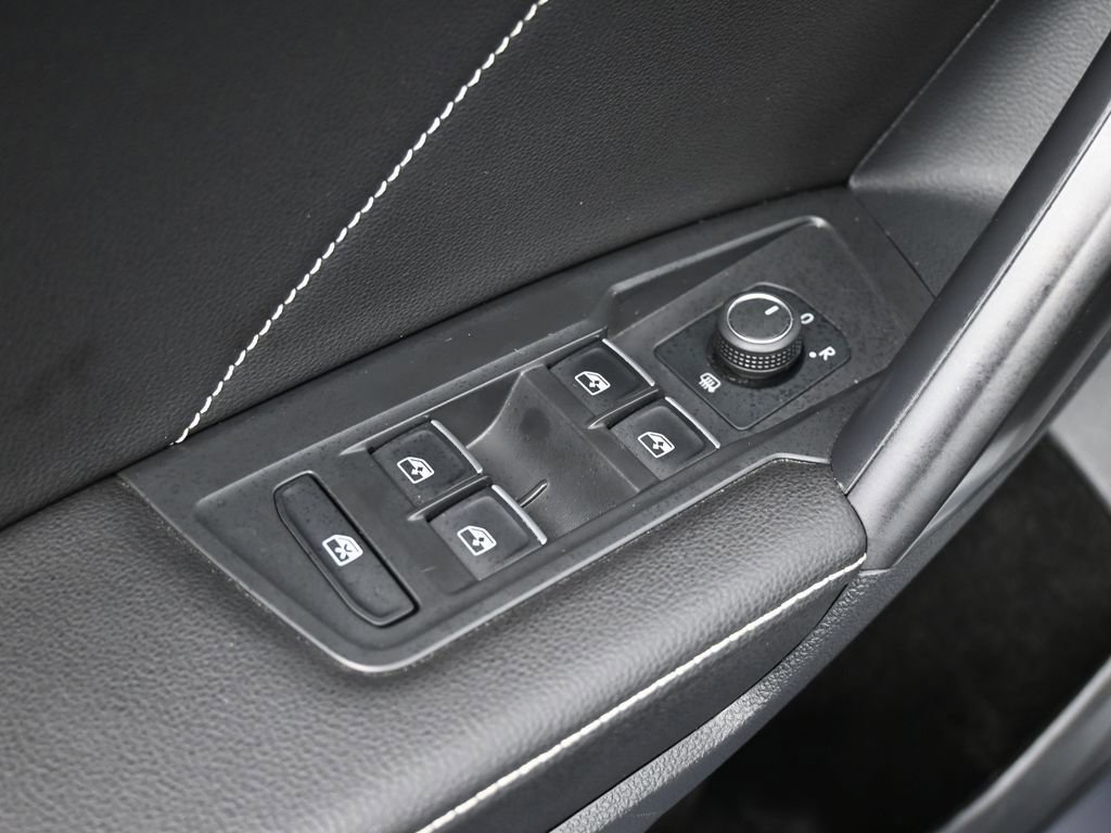 Used 2023 Volkswagen Tiguan SE image 26