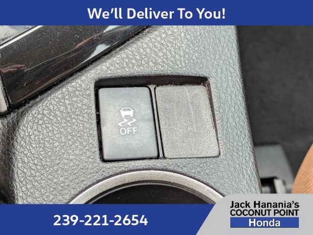 Used 2015 Toyota Corolla LE FWD image 33