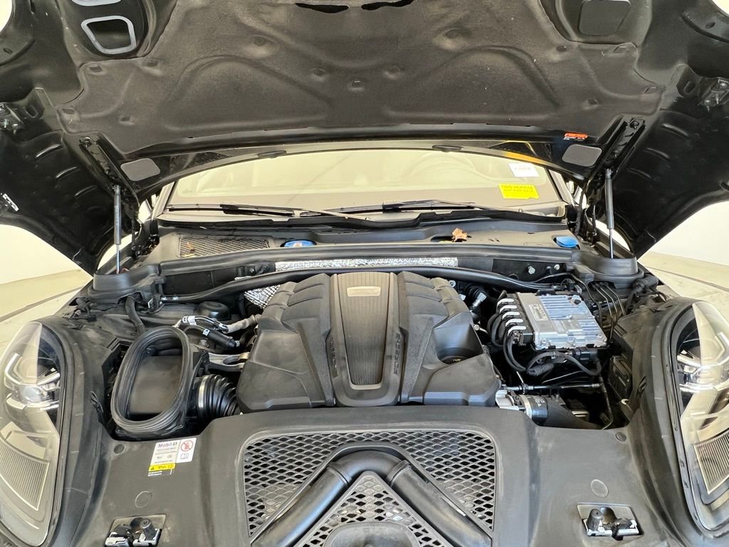 Certified 2023 Porsche Macan S AWD/4WD image 26