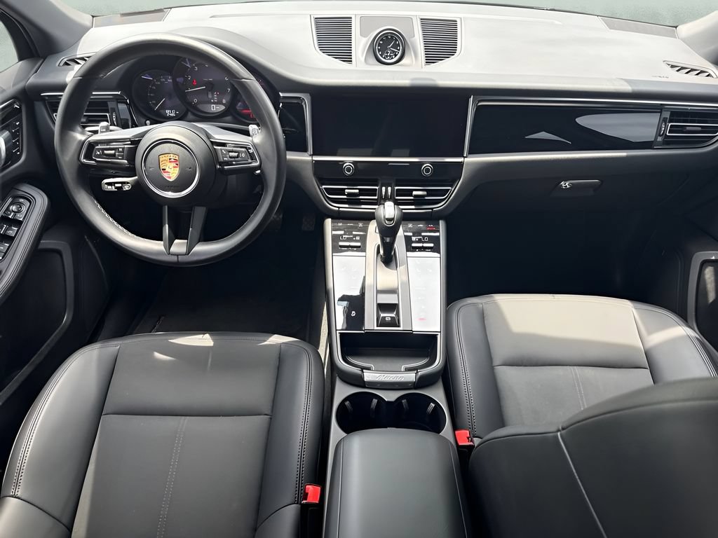 Used 2024 Porsche Macan AWD/4WD image 27