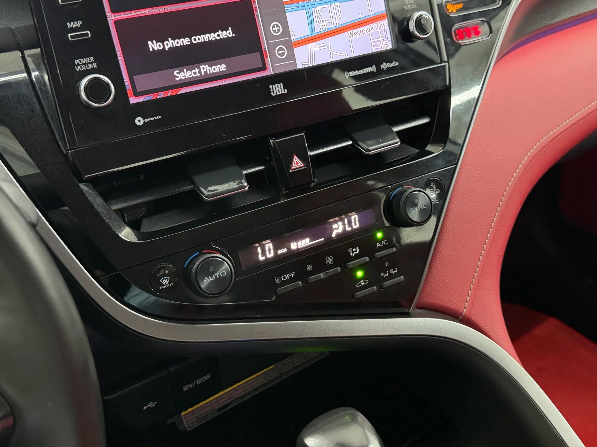 Used 2021 Toyota Camry XSE w/ Navigation Upgrade Package image 29