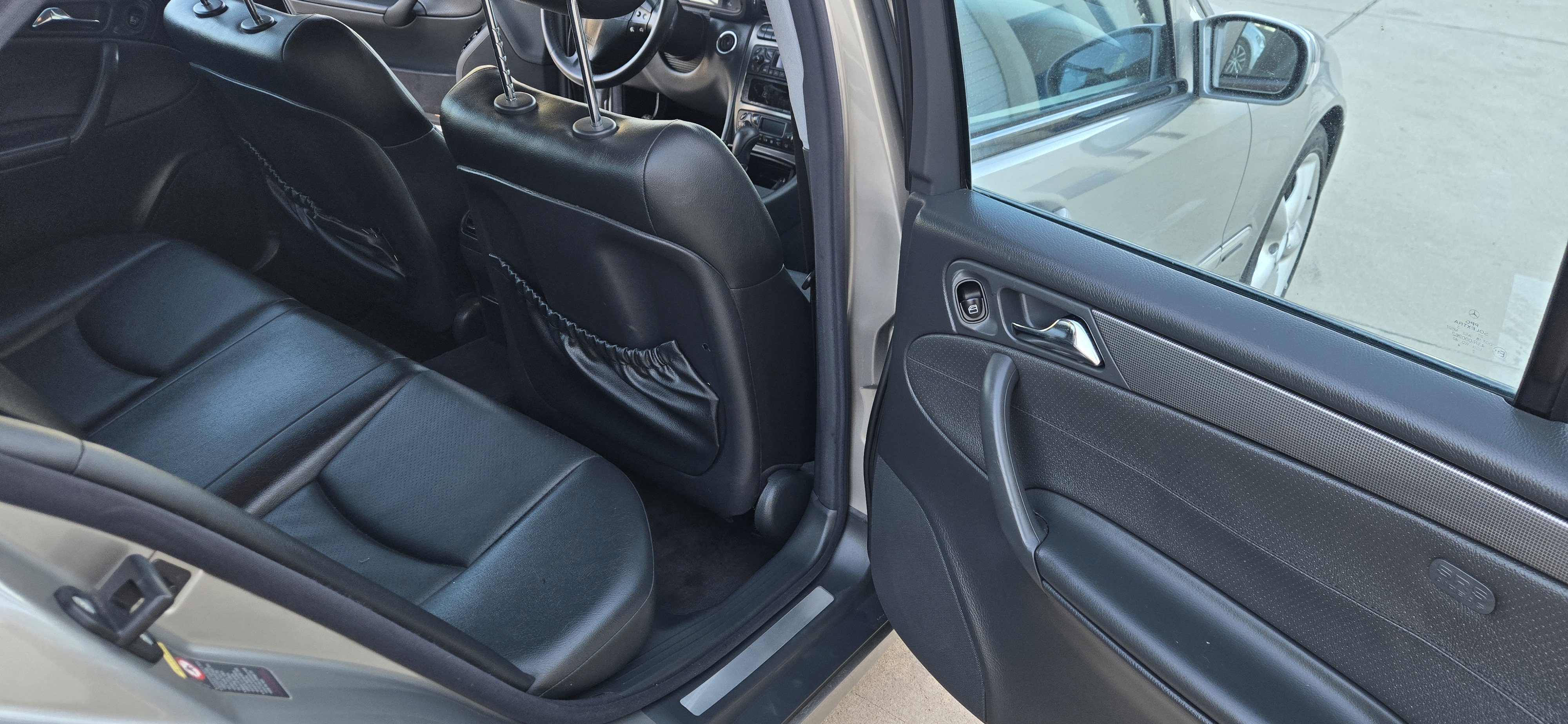 Used 2004 Mercedes-Benz C 320 Sedan image 22