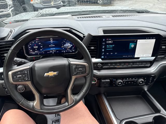 Used 2024 Chevrolet Silverado 2500 High Country w/ Technology Package AWD/4WD image 10