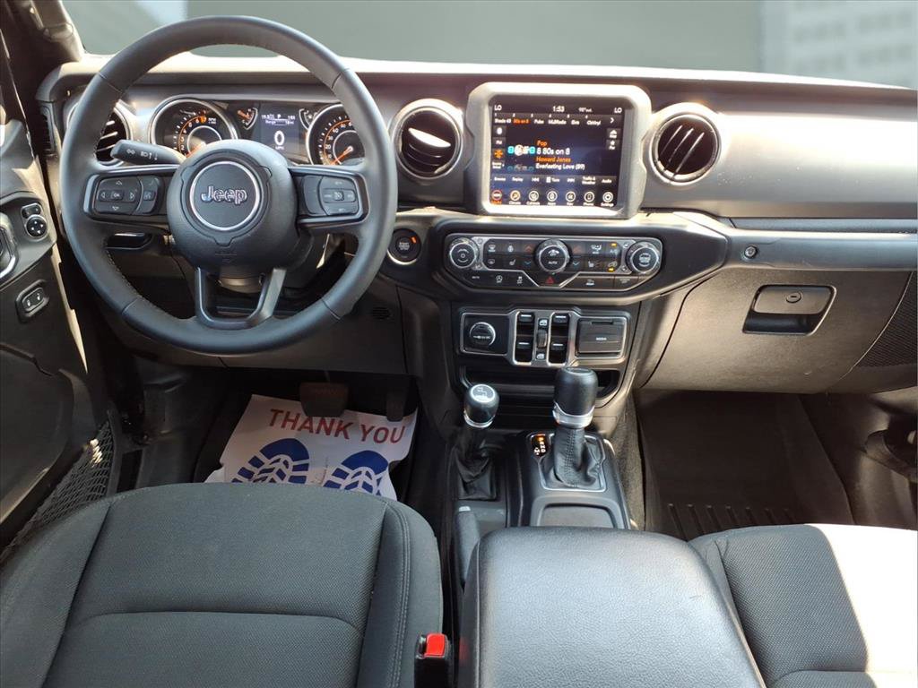 Certified 2023 Jeep Gladiator Sport AWD/4WD image 19