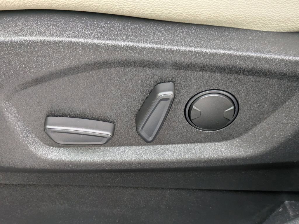 Used 2024 Ford Edge Titanium w/ Equipment Group 301A image 22