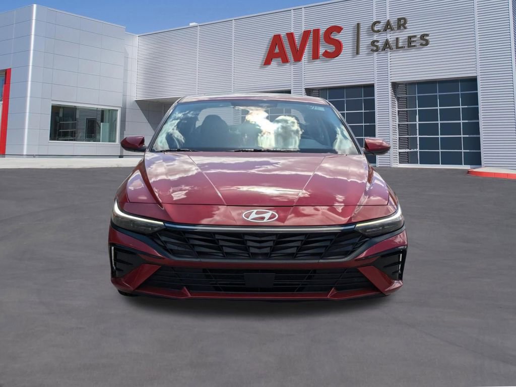 Used 2025 Hyundai Elantra SEL FWD image 2