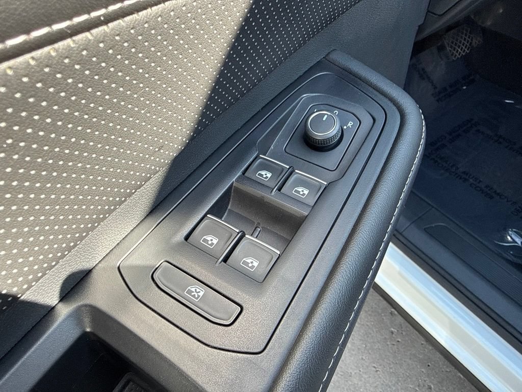 Certified 2024 Volkswagen Atlas Cross Sport SE AWD/4WD image 12