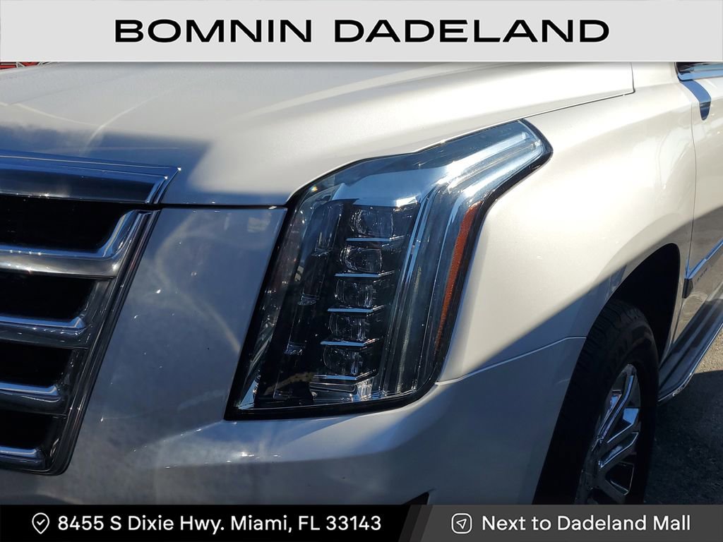 Used 2020 Cadillac Escalade 2WD image 11