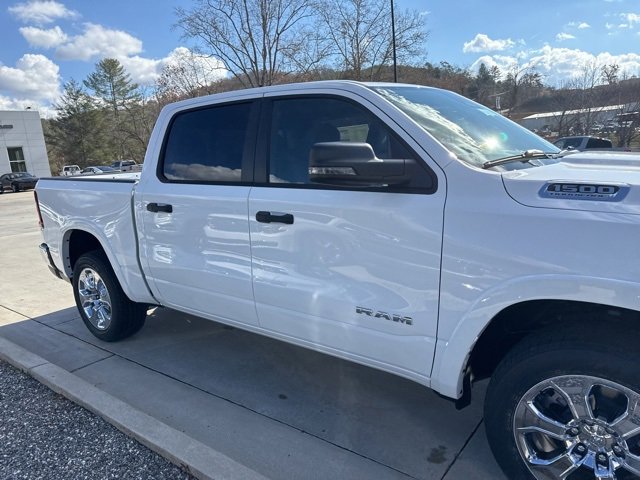 New 2026 RAM 1500 4x4 Crew Cab image 3