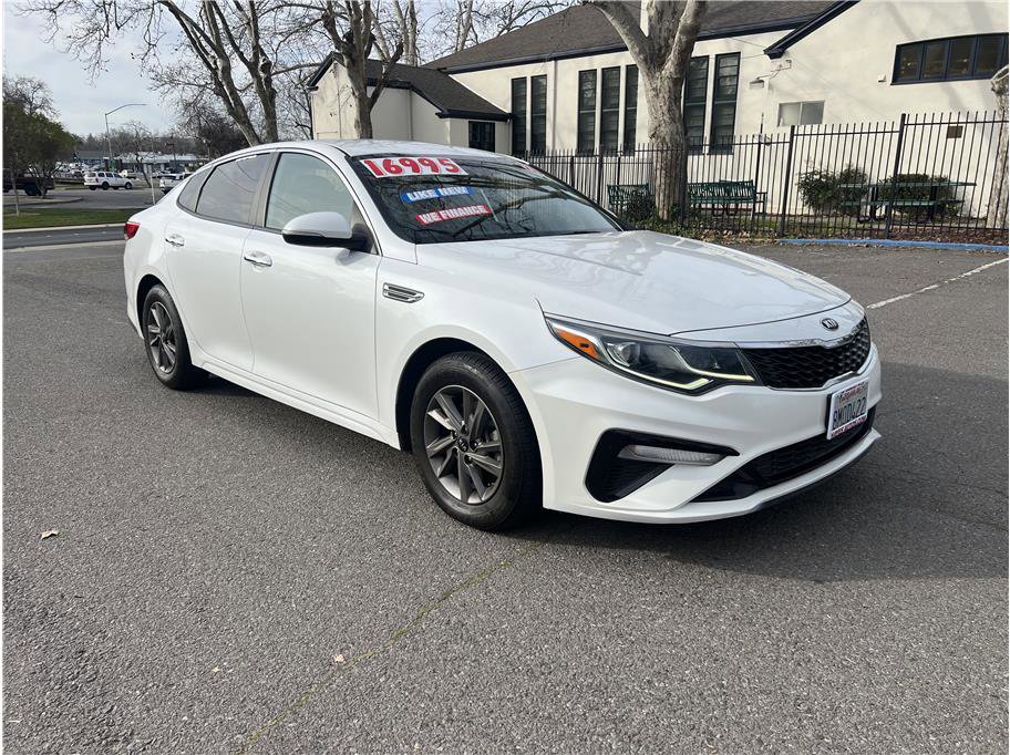 Used 2020 Kia Optima LX image 1